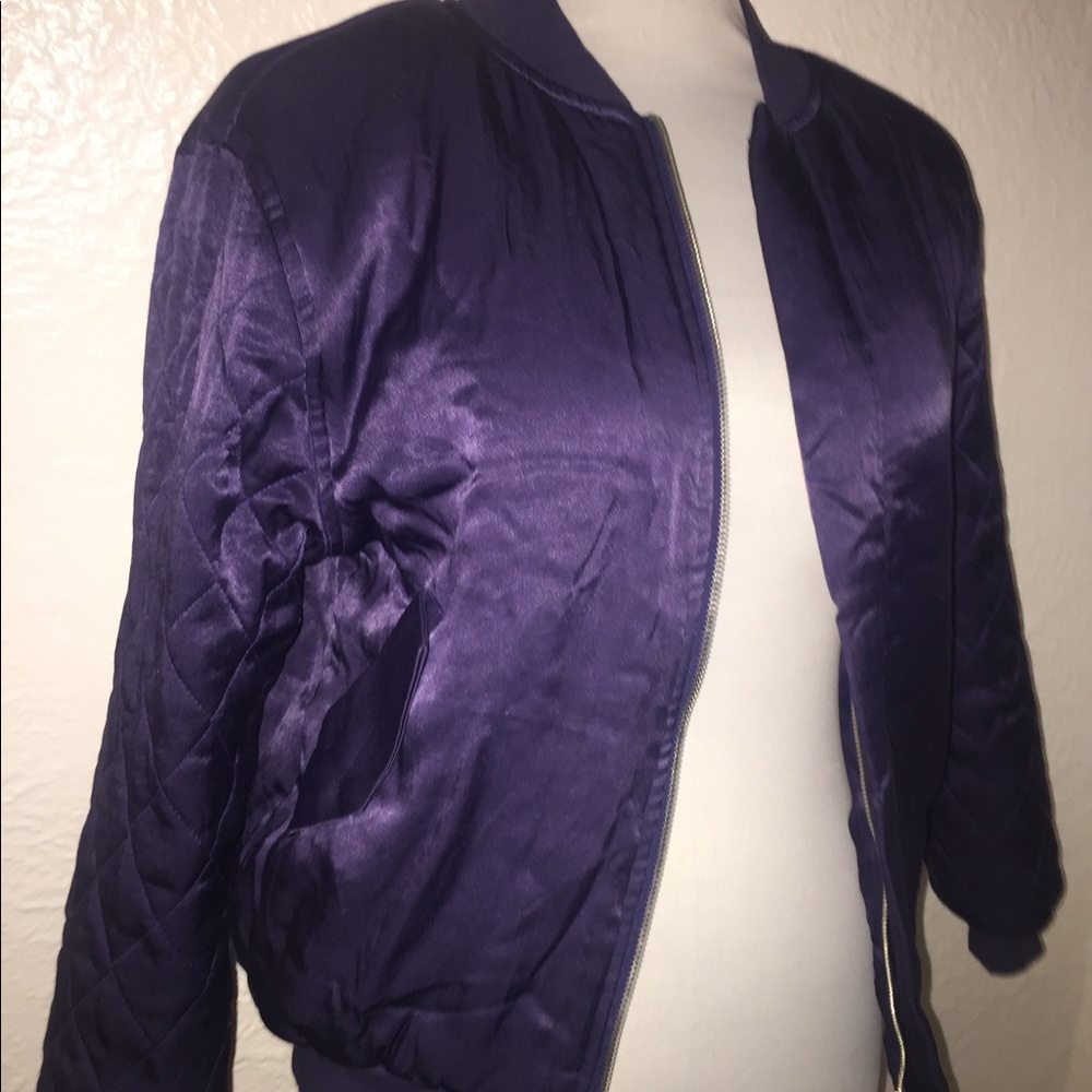 Kendall-Kylie bomber